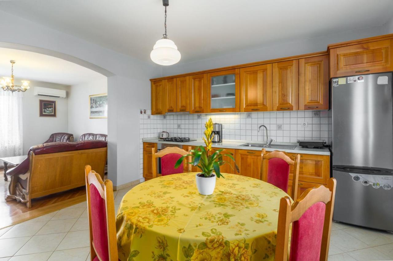 Lovely House Lindi In Пореч Екстериор снимка